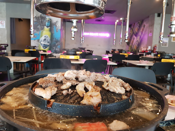 Mookata vs. Hot Pot vs. Shabu Shabu: What’s the Difference?