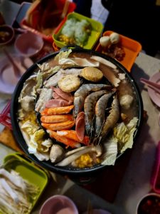 A delicious and cheap Thai mookata served in a restaurant in Singapore.